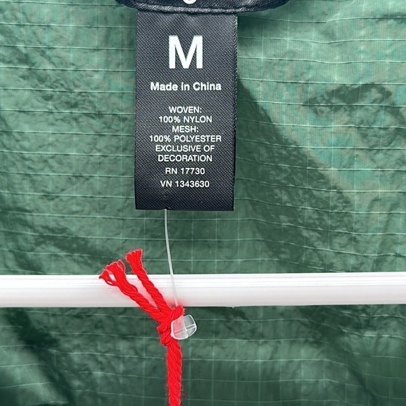 Men's Size Medium Zipper Vest Houston White CLEAN GREEN POCKETS CLOSE OUT - Picture 3 of 3